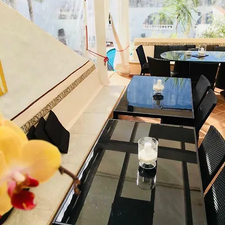 La Casa Blanca Maspalomas - - Adults Only Affittacamere